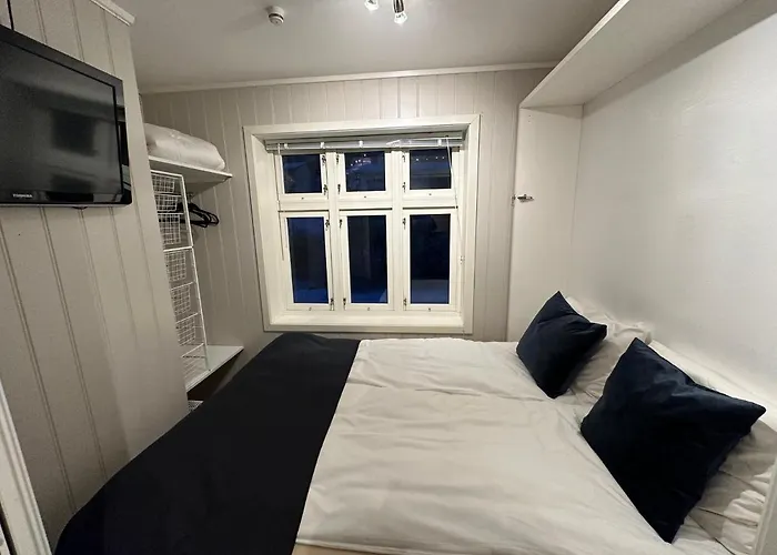 Stetind - Modern Apartment With Free Parking